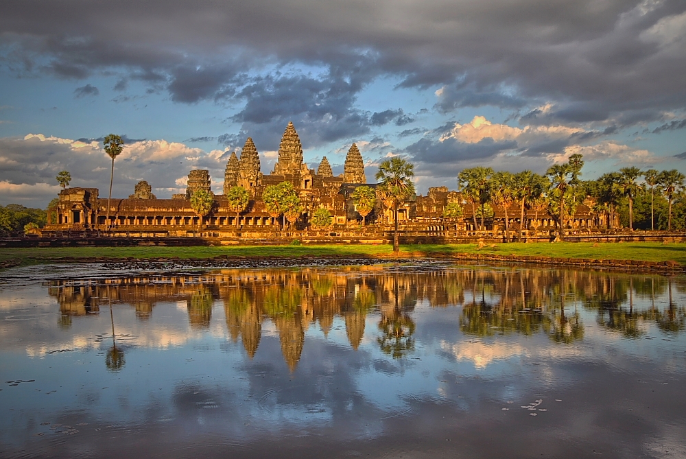 Zachód słońca w Angkor Wat. Fot. S.Adamczak