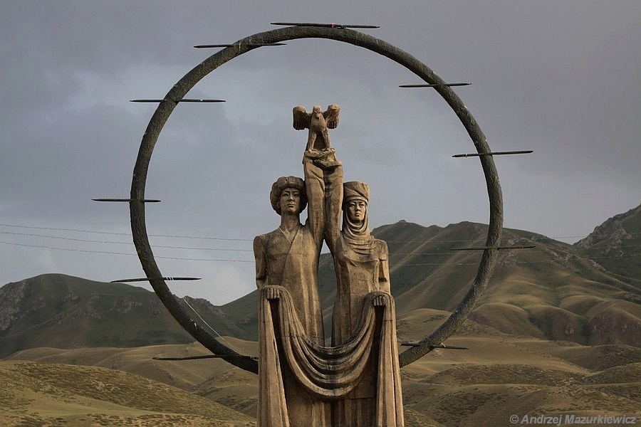 Pomnik w Narynie