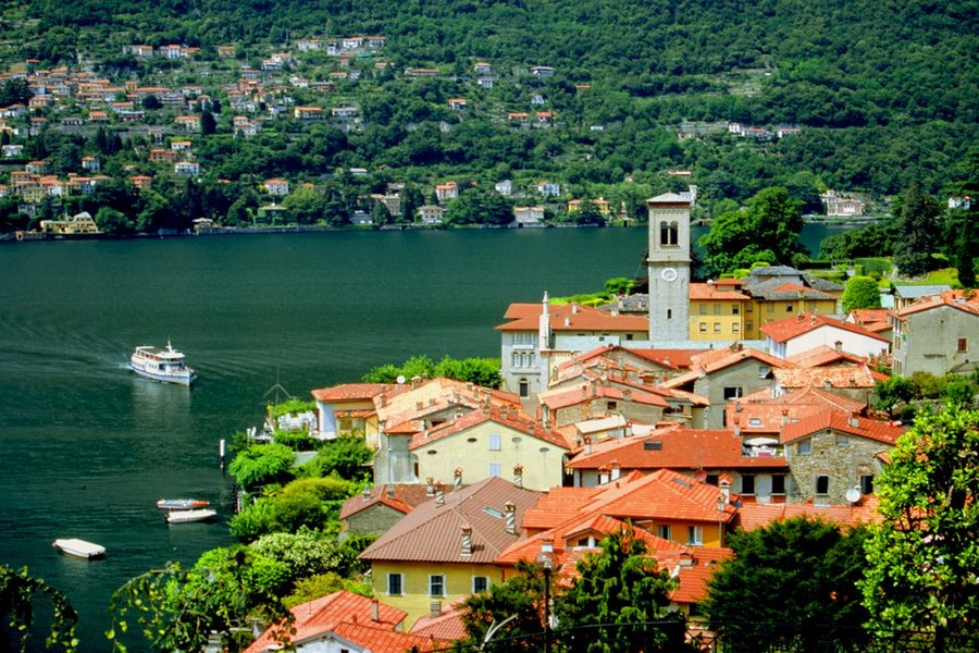 Miasteczko Torno nad Jeziorem Como