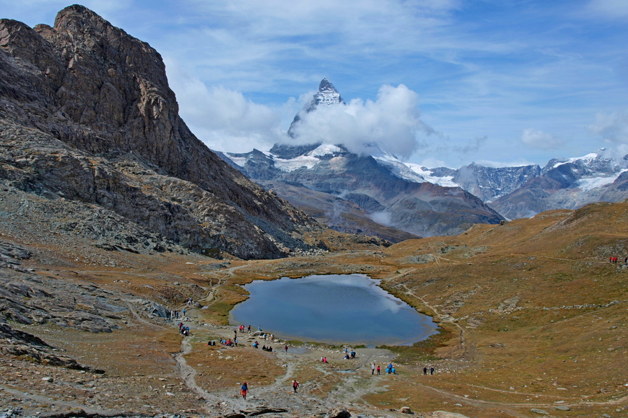 W dole – Riffelsee, w górze – Matterhorn… (fot. Paweł Klimek)