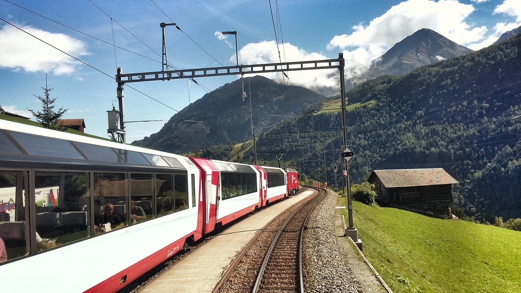 Szwajcarski Express w drodze… (fot. Paweł Klimek)