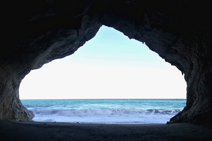 W jaskini na Cala Luna, fot. Wojtek Wąsowicz