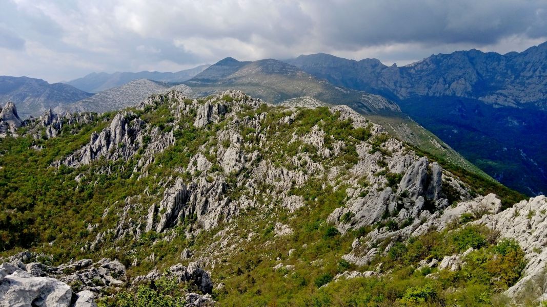 Krajobraz wschodniego krańca gór Velebit (fot. Paweł Klimek)