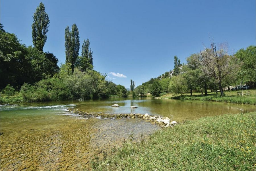Rzeka Cetina w miejscowości Blato