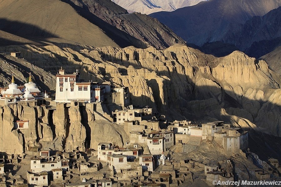Klasztor Lamayuru - najpiękniej położony klasztor Ladakhu