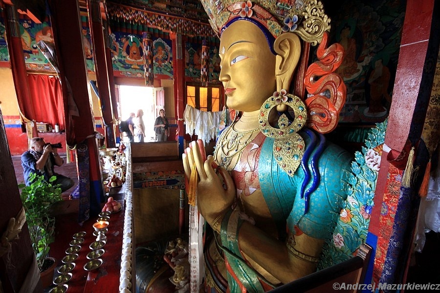 Posąg Buddy w klasztorze w Tikse