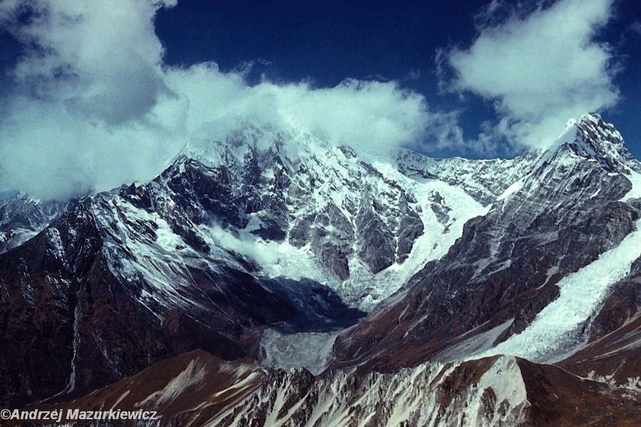 Langtang Lirung (7245 m n.p.m.) widziany ze szczytu Tsergo Ri (1988 r.)