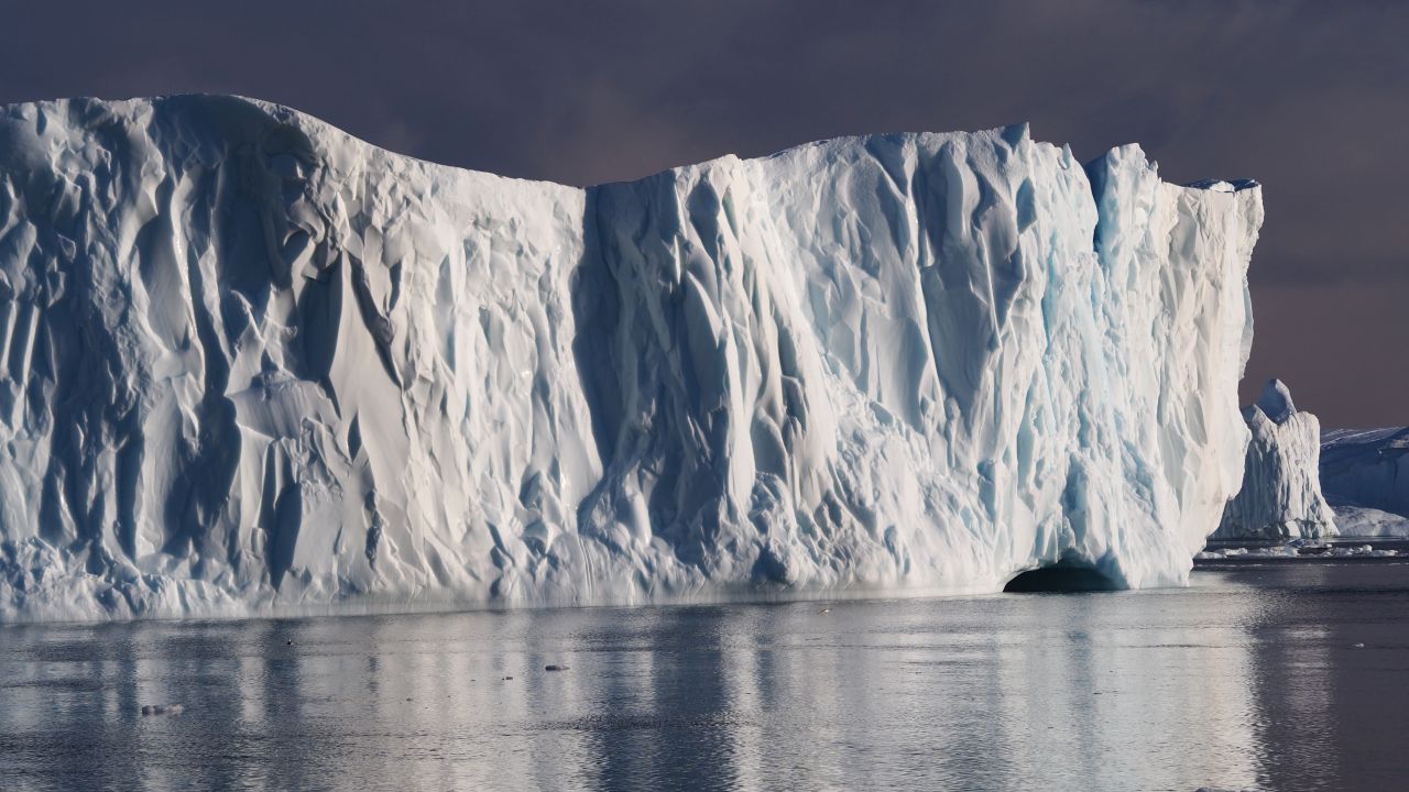 Góry lodowe przyjmują niesamowite, nieraz fantazyjne kształty, fot. Samuel Odrzykoski