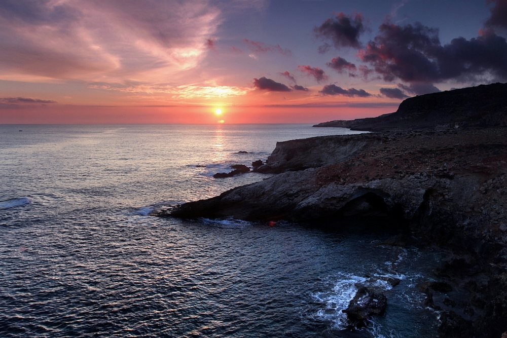 Zachód słońca na południowym wybrzeżu Malty (fot. S.Adamczak, okfoto.pl)