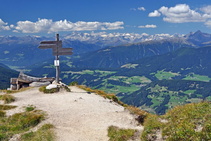 Widok na Dolinę Val Pusteria i austriackie szczyty Alp (fot. Marek Danielak)