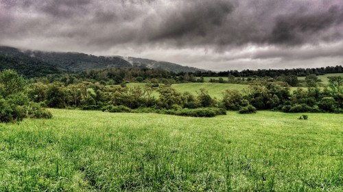 Zamglona panorama Bieszczad