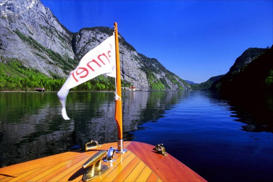 Jezioro Königssee w letniej odsłonie (fot. www.seenschifffahrt.de)
