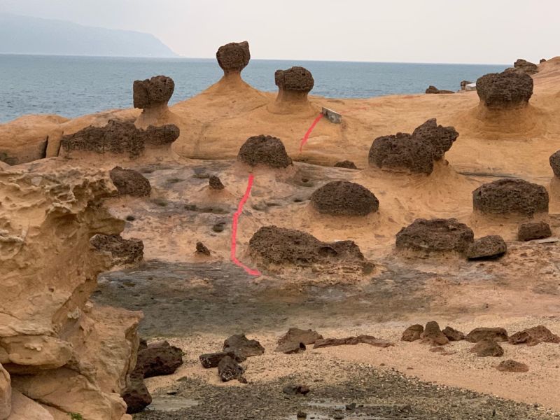 Niezwykłe formacje skalne w geoparku Yeliu (fot. M. Głabuś)