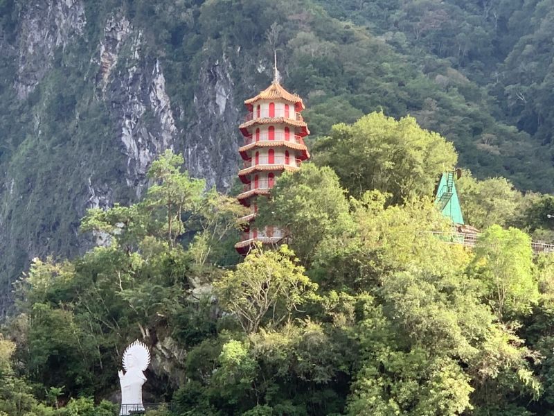 Zabytkowa pagoda w wąwozie Taroko (fot. M. Głabuś)