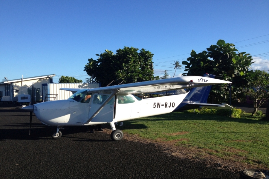 Awionetka misjonarska na Samoa. Mieści 2 pasażerów i pilota.