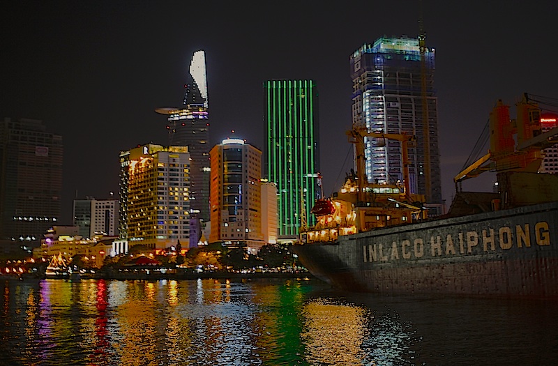 Sajgon nocą (fot.Przemek Kunysz)
