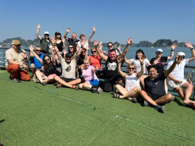 Podczas rejsu po Zatoce Halong (fot. Renata Bartoszek i Grzegorz Brodecki)