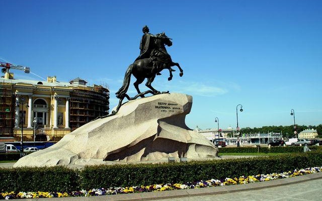 Miedziany Jeździec - pomnik Piotra I Wielkiego, Sankt Petersburg  fot. Benon Czechowski