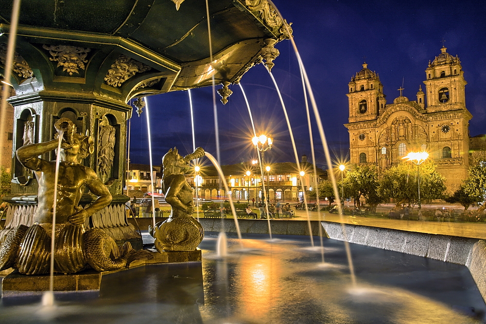 Cuzco, fontanna na Plaza de Armas (fot. Sławomir Adamczak/okfoto.pl)