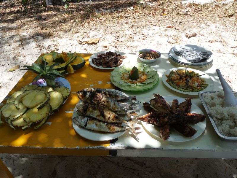 Lunch na bezludnej wyspie (fot. Darek Dąbrowski)