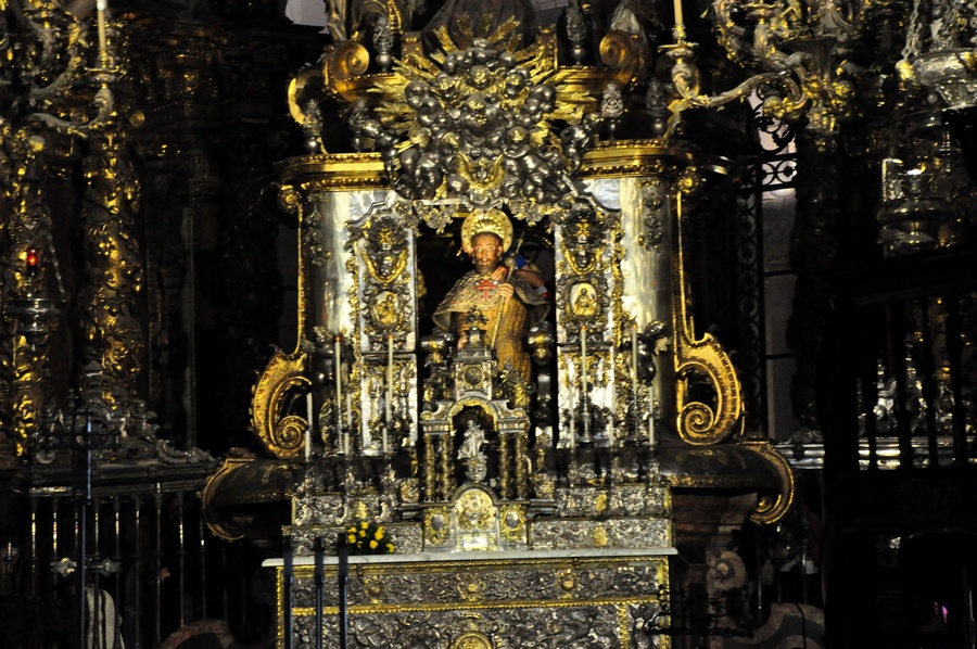 Figura Św. Jakuba Starszego w katedrze w Santiago de Compostela (fot. Lesław Szczubiała)
