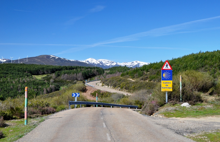 Przed Rabanal del Camino (fot. Lesław Szczubiała)