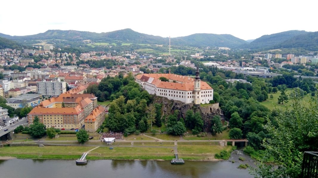 Widok na Teczyn z Pasterskiej Skały (fot. Paweł Klimek)