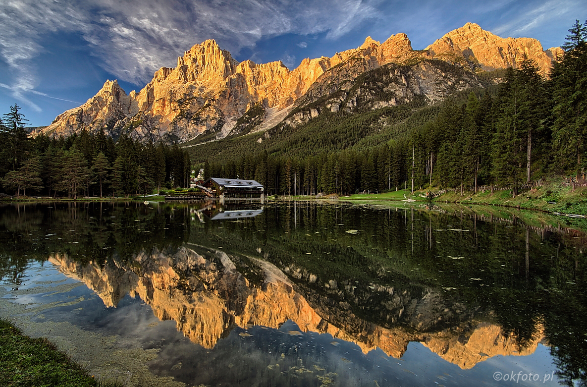 Jezioro w Dolomitach, fot. S. Adamczak, okfoto.pl