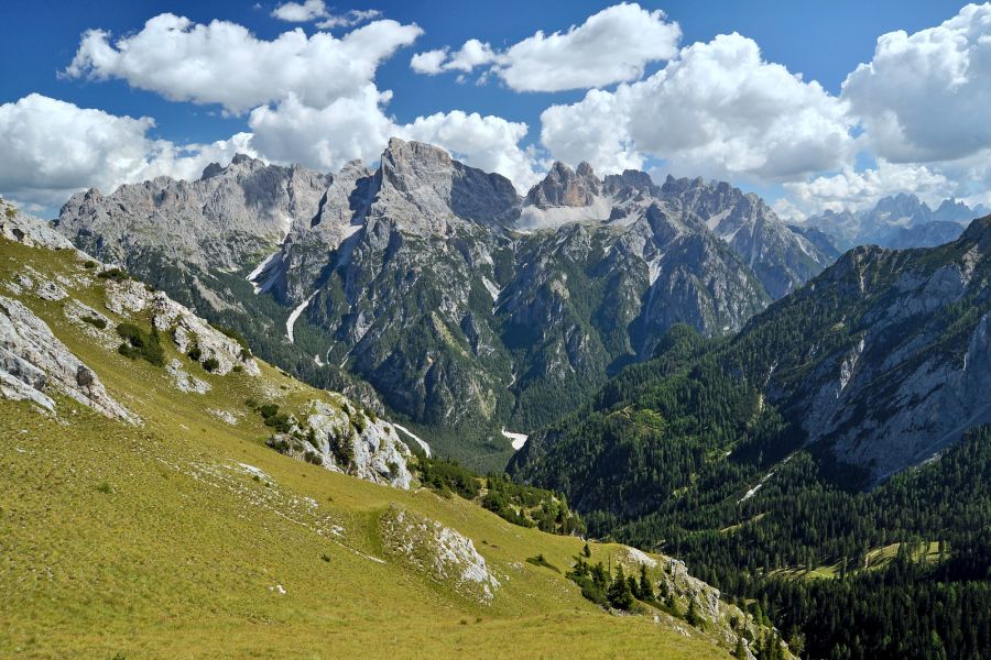 W masywie Sarlkofel – z tyłu Dolomity di Sesto (fot. Marek Danielak)