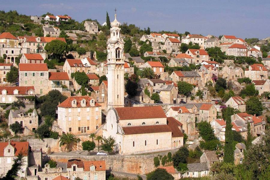 Ložišća: malownicza miejscowość na wyspie Brač