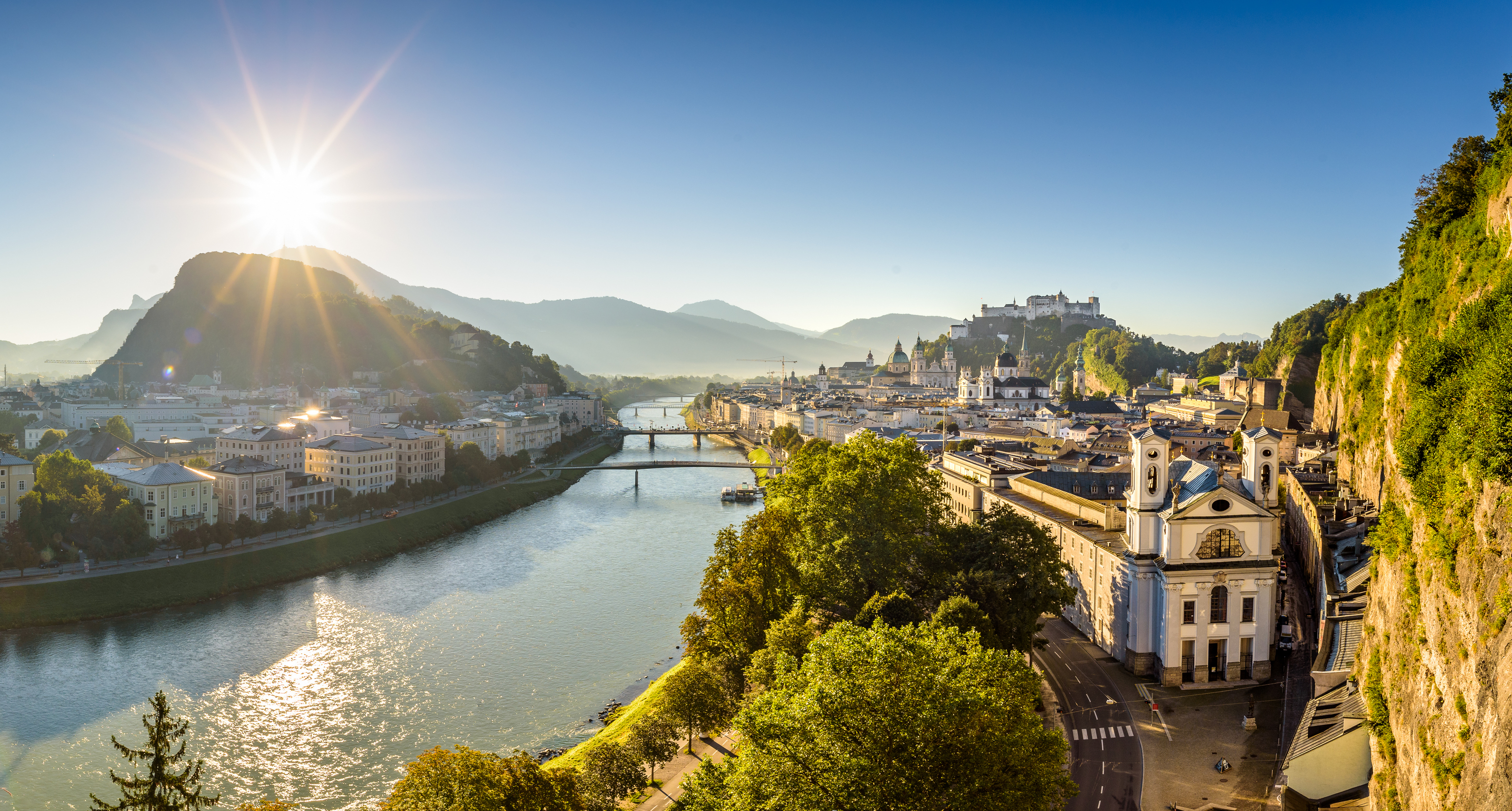 Panorama Salzburga nad rzeką Salzach