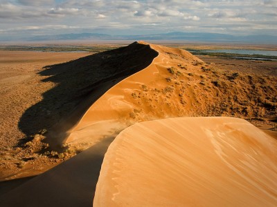 Śpiewająca wydma w Parku Narodowym „Ałtynemel” (fot. Sławomir Adamczak, okfoto.pl)