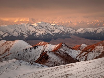 Wysokogórski krajobraz Tienszanu (fot. Sławomir Adamczak, okfoto.pl)