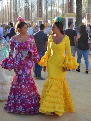 Andaluzyjki w tradycyjnych strojach