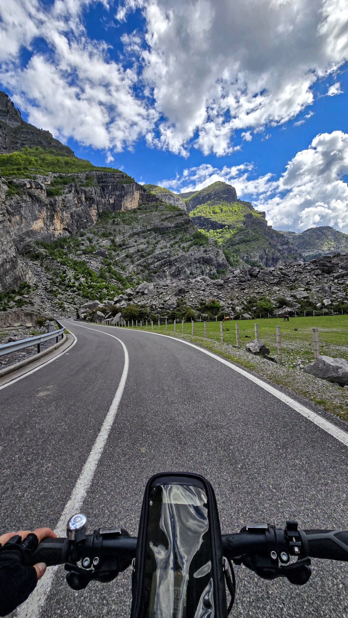 Zdjęcia z rowerowej wycieczki po Albanii i Czarnog&oacute;rze. fot. Wicher